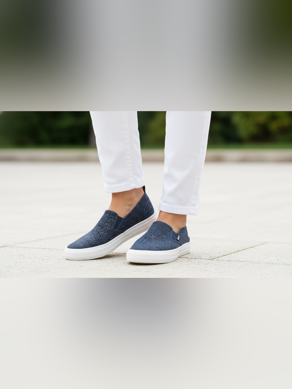 Blowfish Women’s Navy Knit Slip-On Casual Loafers, Size 9